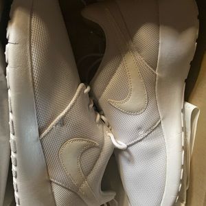 Nike Roshe BRAND NEW